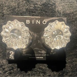 2 piece Crystal door knob set for bedroom/closet.